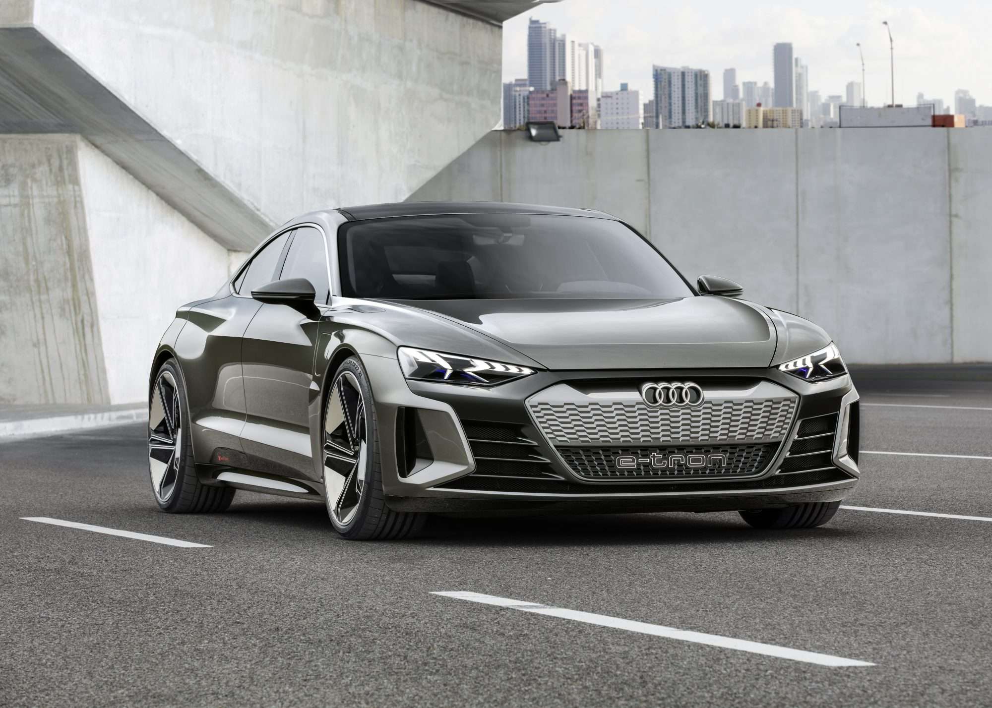 Audi e-tron ailesi GT Concept ile genişliyor