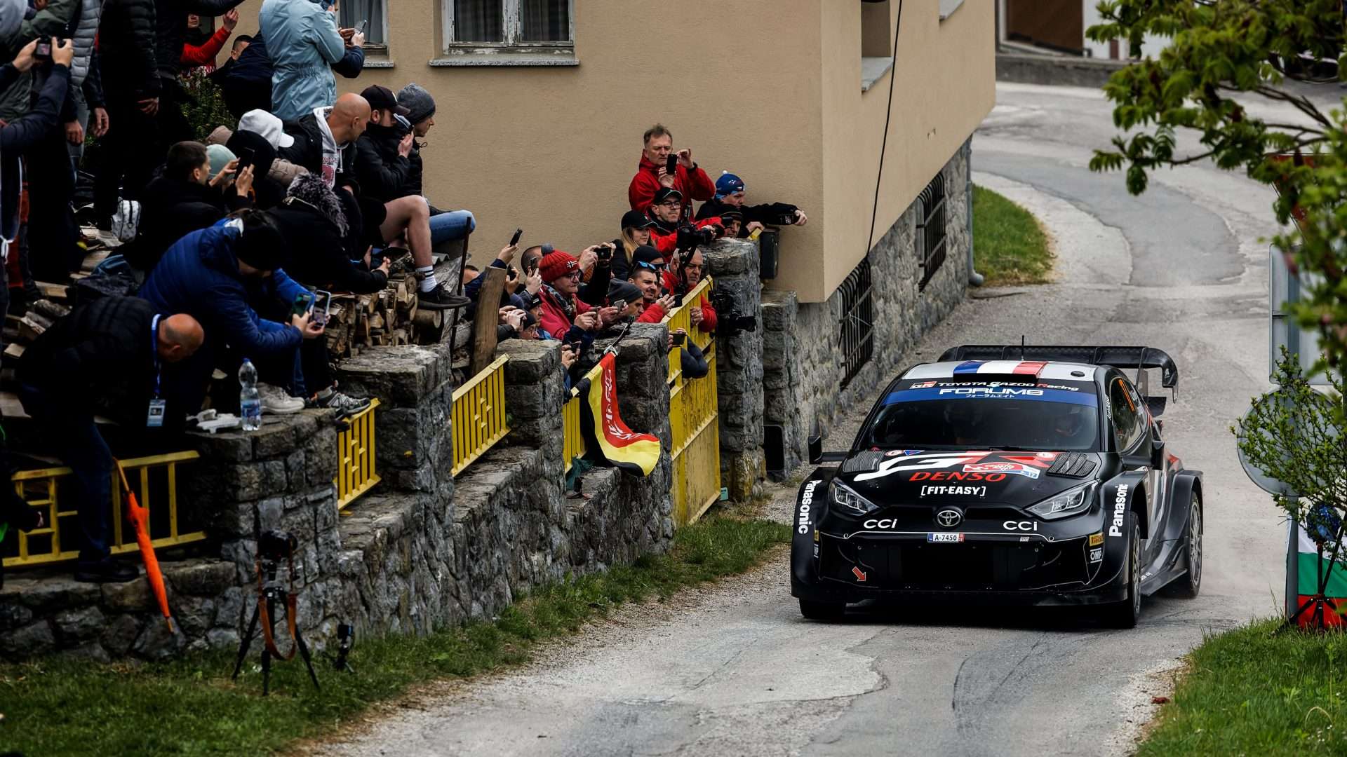 Ogier, Hırvatistan Rallisi’nde Zaferle 100. Podyumunu Kutladı
