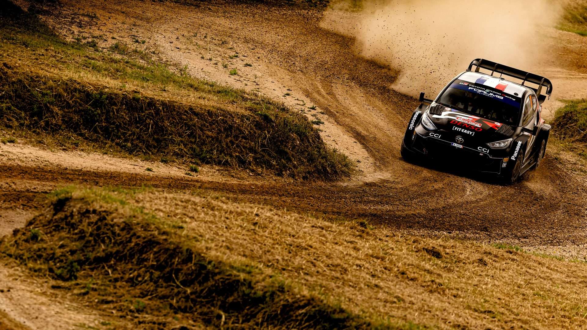 Sebastien Ogier İtalya’da İlk Günü Lider Tamamladı