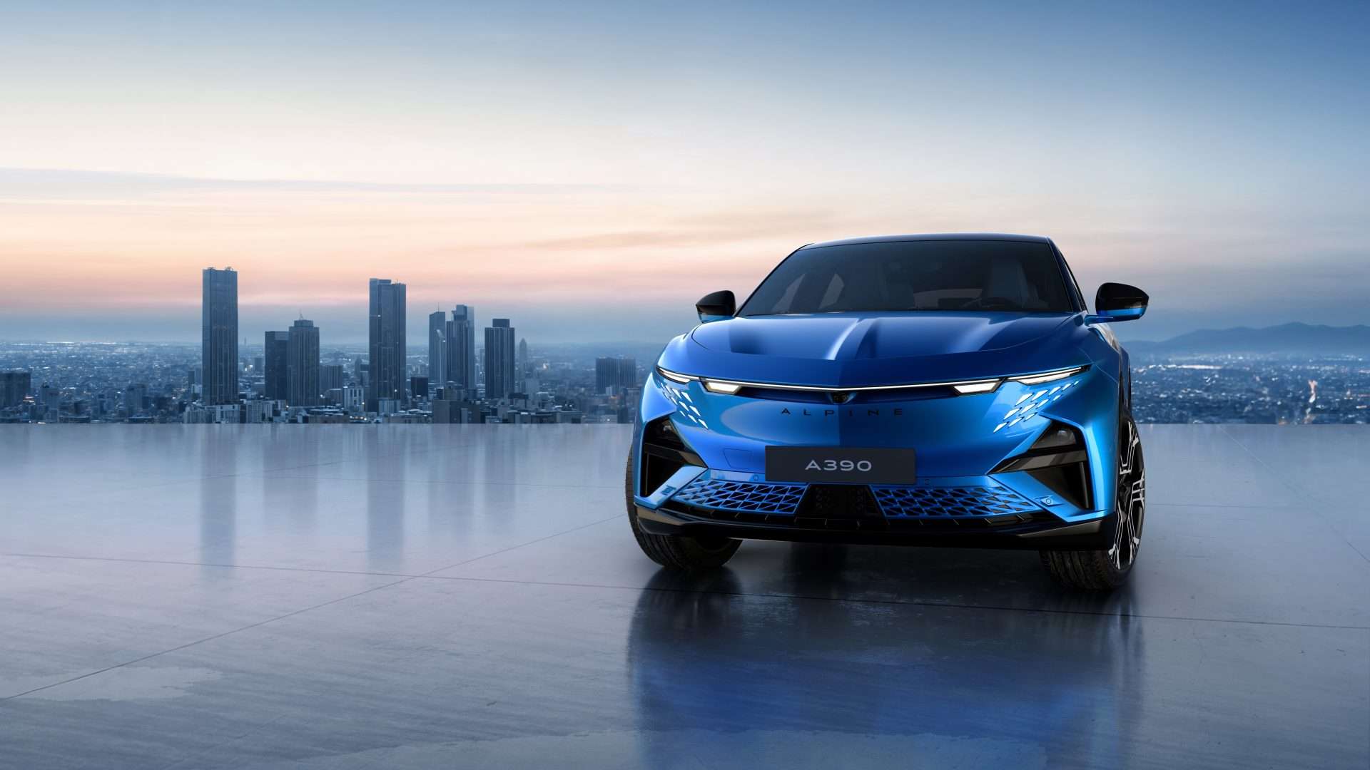 Alpine A390: Takım Elbiseli Yarış Otomobili Sahnede
