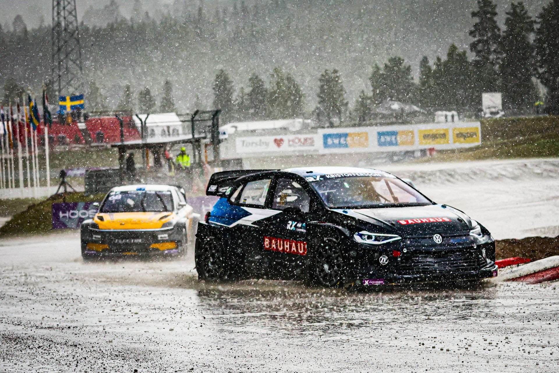 Kristoffersson Höljes’te Yağmura Rağmen Zafere Ulaştı