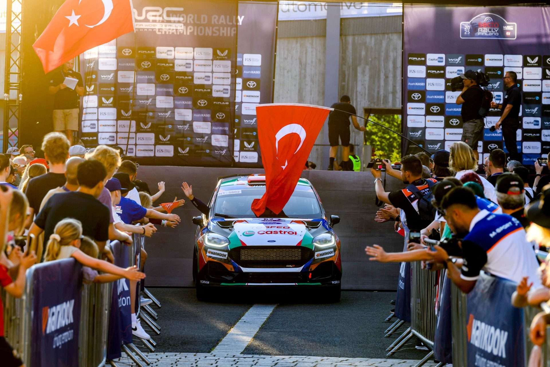 Castrol Ford Team Türkiye, Ali Türkkan ile WRC Orta Avrupa Rallisi’nde Şampiyonluk Avında
