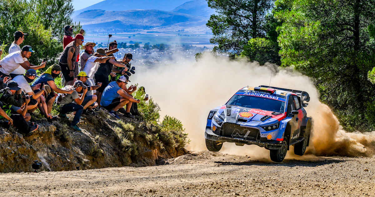 Akropol’de Neuville Lider, Ogier Ensesinde