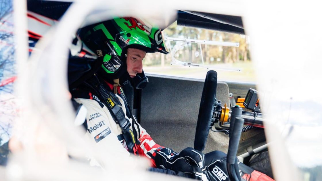 Elfyn Evans rallide lastik patlaması yaşadı