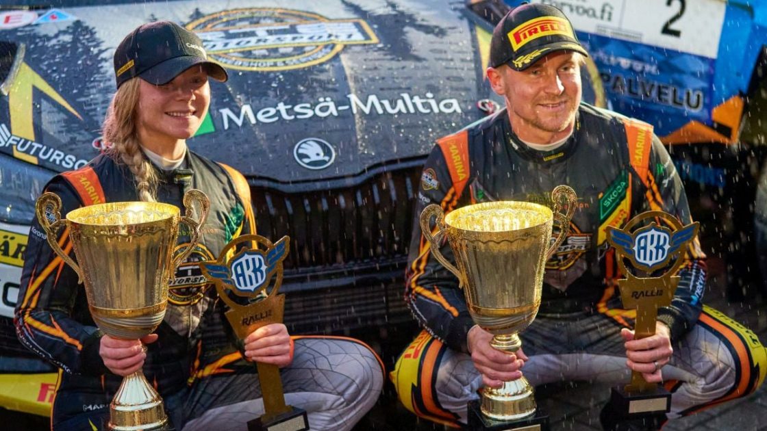 Esapekka Lappi ve Enni Mälkönen Finlandiya Ralli Şampiyonası'nda.