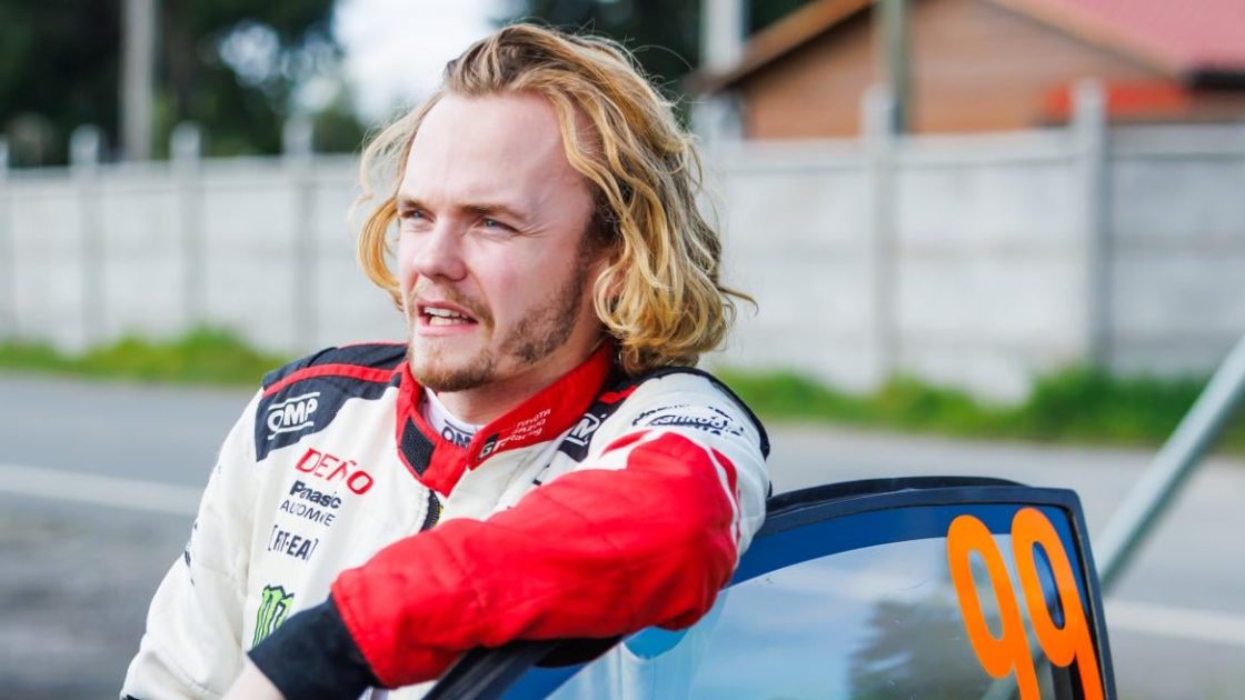 Oliver Solberg Rally Şili'de yarışırken