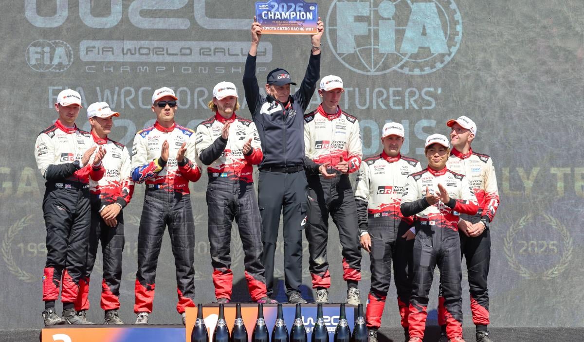 Toyota WRC sürücüleri Şili rallisinde zafer kutluyor