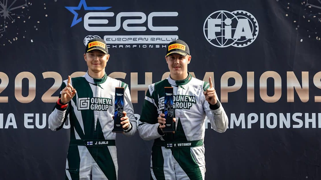 Ville Vatanen ERC3 şampiyonluğunu kutluyor
