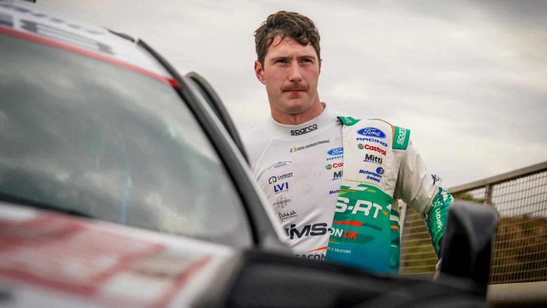 Armstrong M-Sport Ford ile WRC'de yarışıyor
